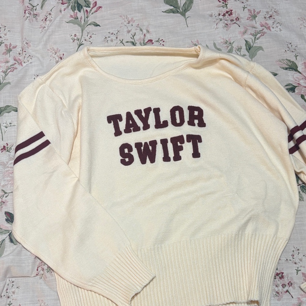Taylor Swift Cream and Brown Crew Neck Sweater